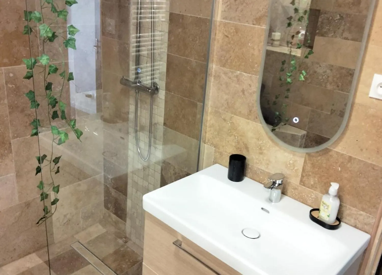 Maison Prestige Le Donjon Des Plaisirs Jacuzzi Montluel Villa